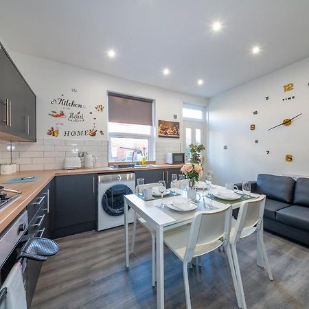 *Rb12S* For Your Most Relaxed & Cosy Stay + Free Parking + Free Fast Wifi * Leeds  Exteriör bild